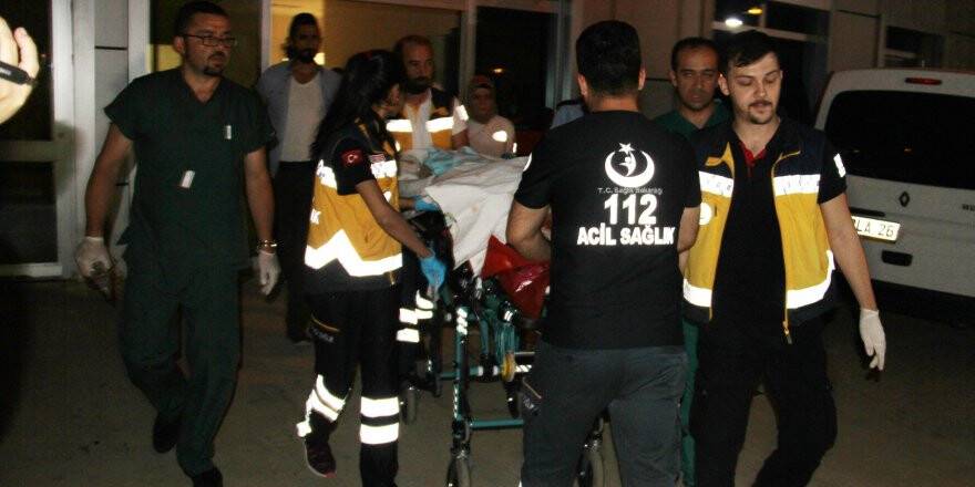 Kavgada satırla başından yaralanan şahsın iki parmağı koptu