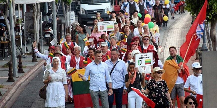 'Türk Festivalleri Dünya Sanatına Açık'