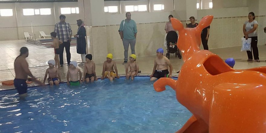 Akşehirspor, yüzme kursu açtı