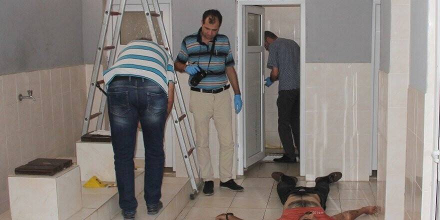 Üniversite mezunu genç tuvalette eroinden öldü