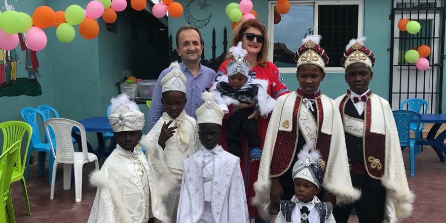 Tanzanya’da Türk usulü sünnet düğünü