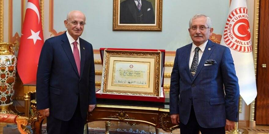 Cumhurbaşkanı Erdoğan'ın Mazbatası Meclis'te