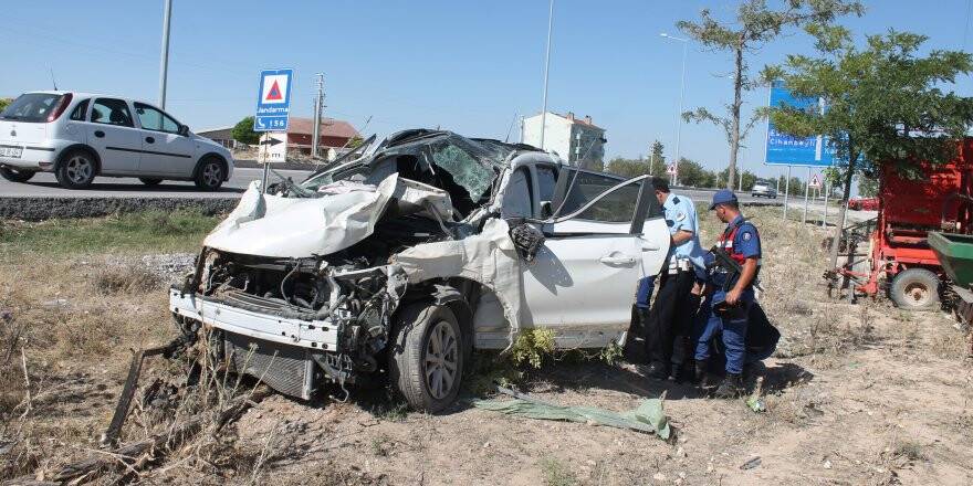 Lastiği patlayan otomobil takla attı: 1’i ağır 4 yaralı 