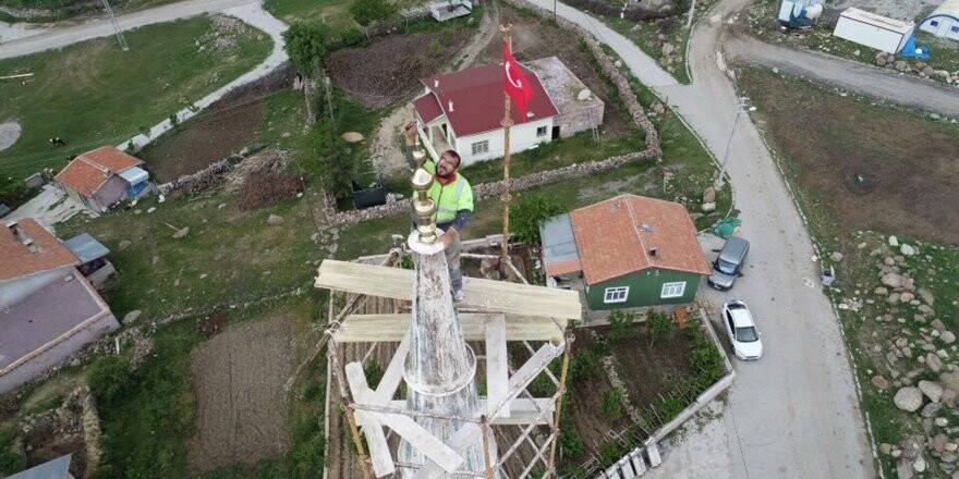 Minare Ustaları Yüksekliğe Meydan Okuyor