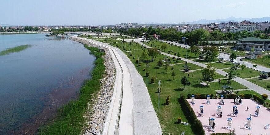 Beyşehir’de sahil bandına bisiklet ve yürüyüş yolu