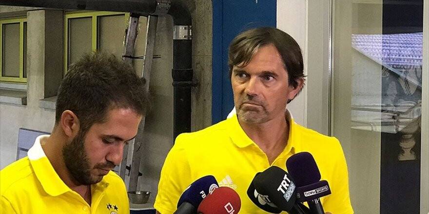 Fenerbahçe Teknik Direktörü Cocu: Transferde Çok Çalıştığımızı Söyleyebilirim
