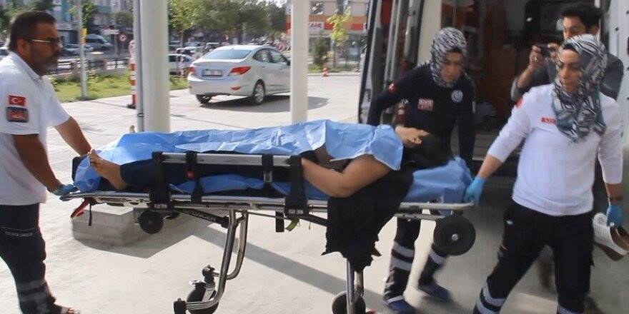Tabancayla vurularak araçtan atılan kadın hayatını kaybetti