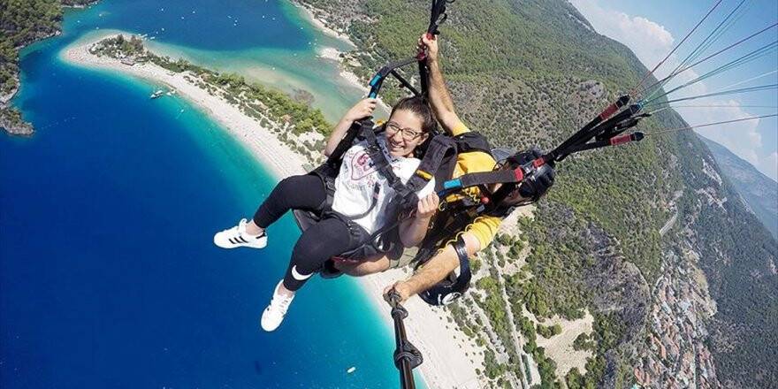 Bedensel Engelli Sena'nın 'Uçma' Hayali Gerçekleşti