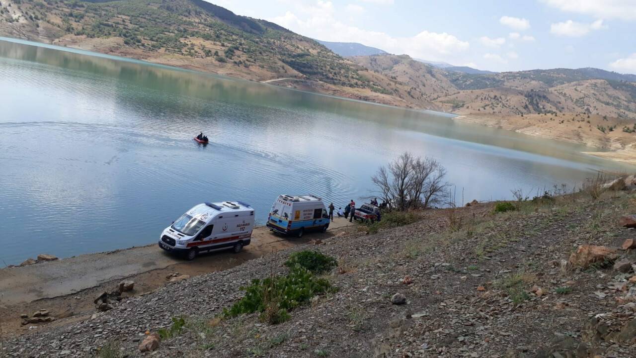 Balık Avlamak İçin Girdiği Baraj Gölünde Boğuldu