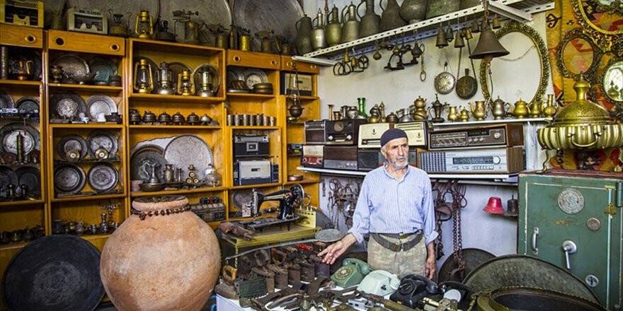 Tarih Peşinde 50 Yılı Aşan Serüven: Antikacı Yaşar