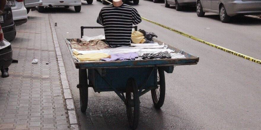 Seyyar satıcı silahlı saldırıya uğradı