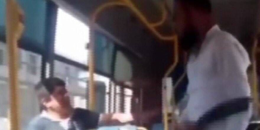Küçük çocuğa otobüste kemerli dayak