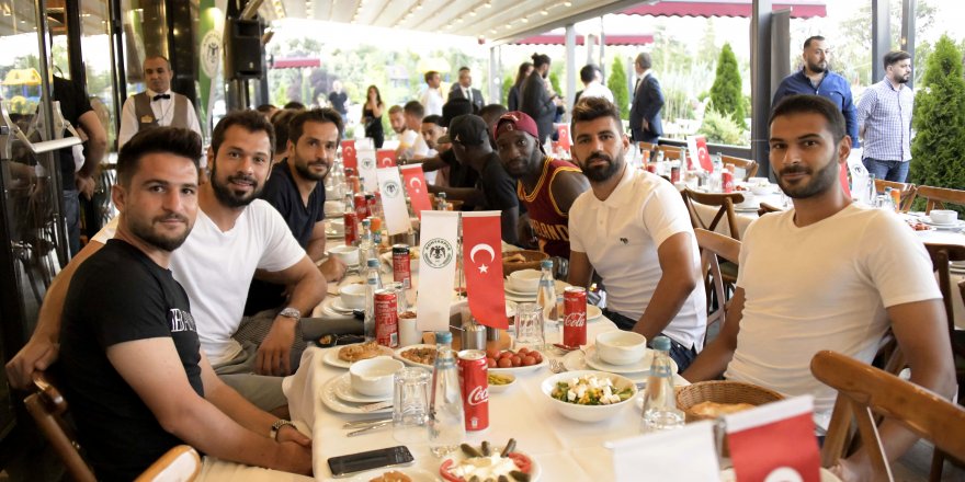 Konyaspor, moral yemeğinde