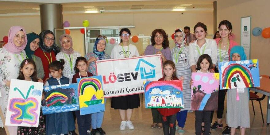 Lösemili Çocuklar KTO Karatay Üniversitesinde Resim Yaptı