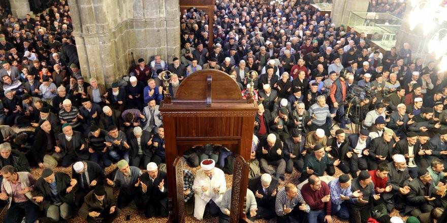 Cuma Hutbesi: KURBAN, ALLAH’A YAKINLAŞMA VESİLESİDİR