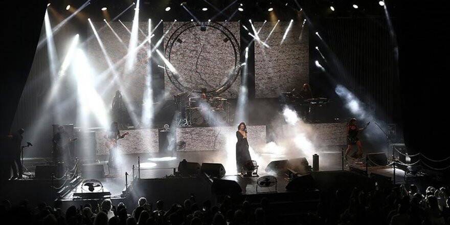 Şebnem Ferah Harbiye'de Konser Verdi