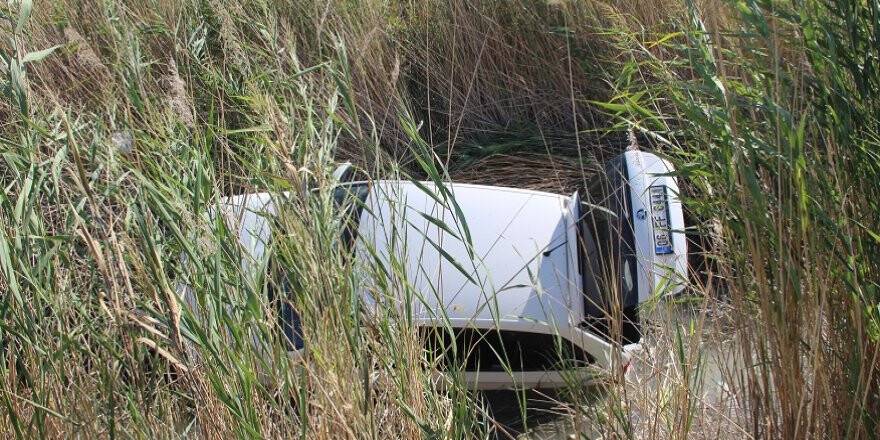 Konya'da otomobil sulama kanalına düştü: 4 yaralı