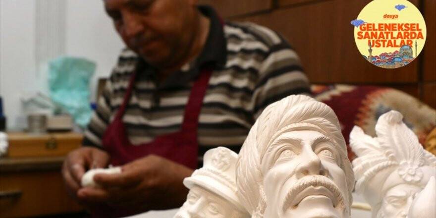 'Beyaz Altın' Lüle Taşını Hayal Gücüyle Şekillendiriyorlar