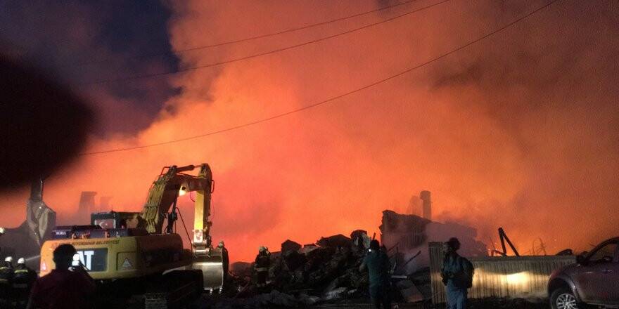 Marsan Sanayi Sitesinde yangın söndürülemiyor : 6 yaralı