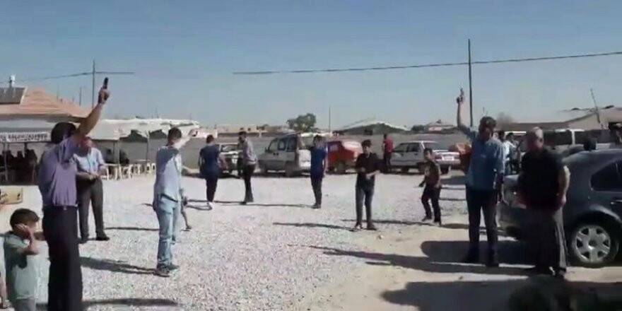 Düğün magandaları çocuklara aldırış etmeden peş peşe tetiğe bastı