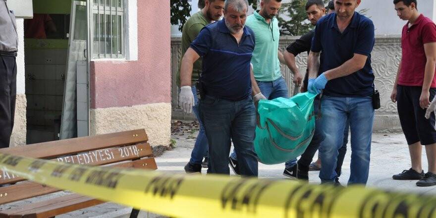 18 yaşındaki genç cami tuvaletinde ölü bulundu