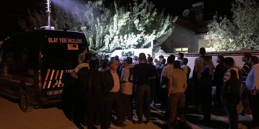 Yüzleri maskeli şahıslar karı kocayı öldürüp, kızlarını darp etti