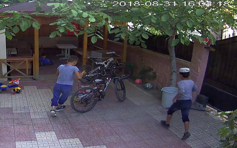 Bisiklet çalan Suriyeli 2 çocuk yakalandı