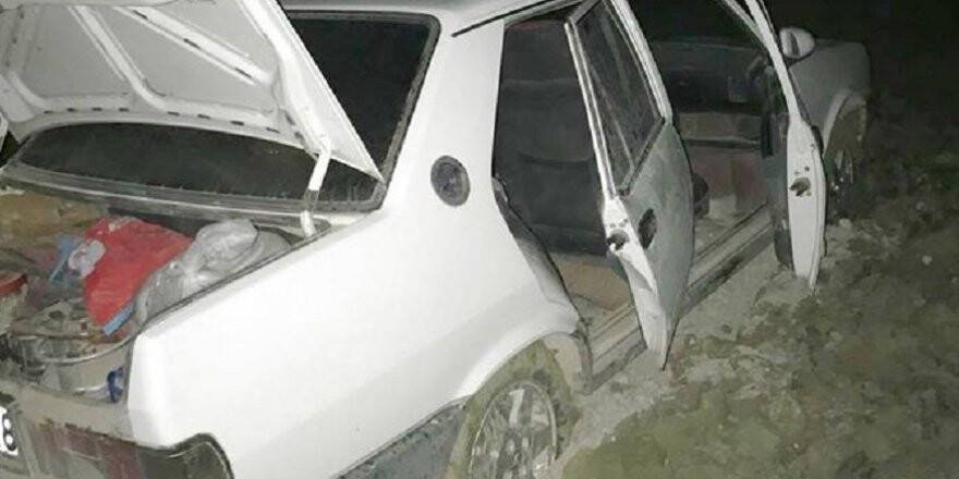 Kaçak avcılar, otomobilleri çamura saplanınca yakalandı