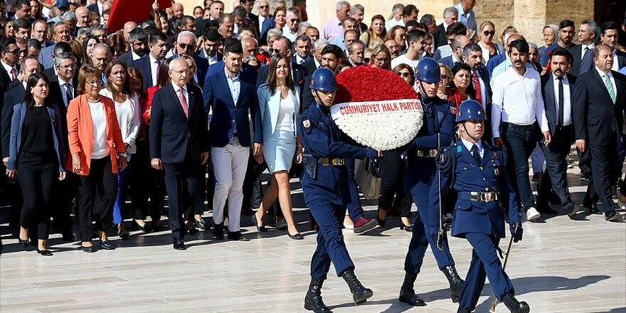 Chp'den Anıtkabir'e '95. Yıl' Ziyareti