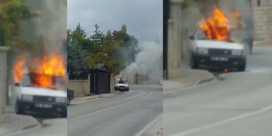Meram'da park halindeki otomobil alev alev yandı