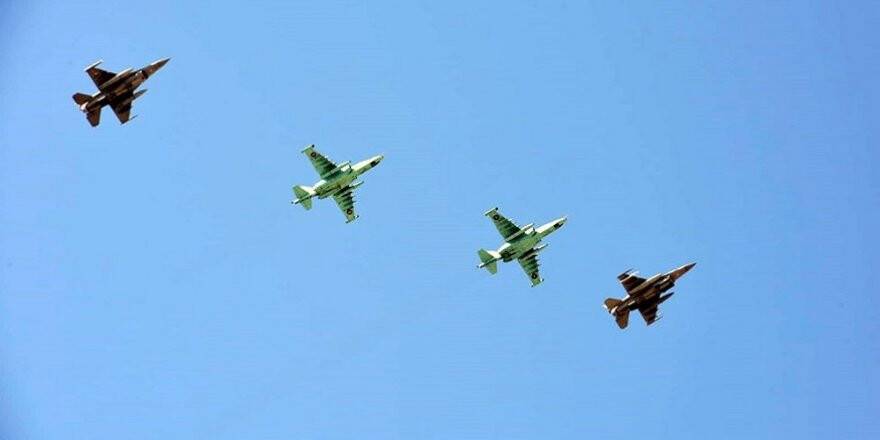 Türk ve Azeri savaş uçaklarından ortak uçuş