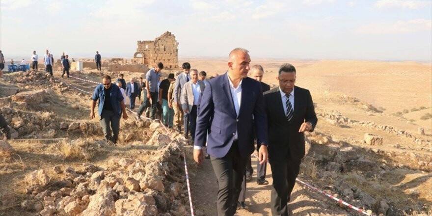 Kültür Ve Turizm Bakanı Ersoy, Zerzevan Kalesi'ni İnceledi