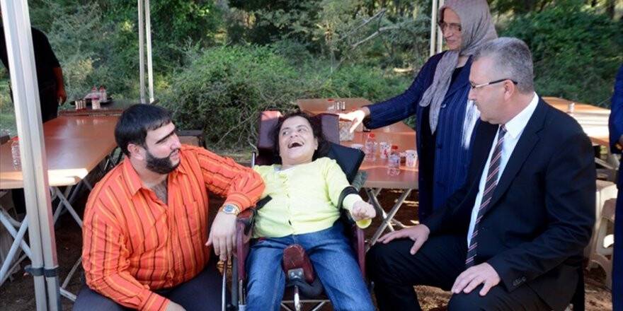 Şahan Gökbakar Engelli Hayranıyla Buluştu