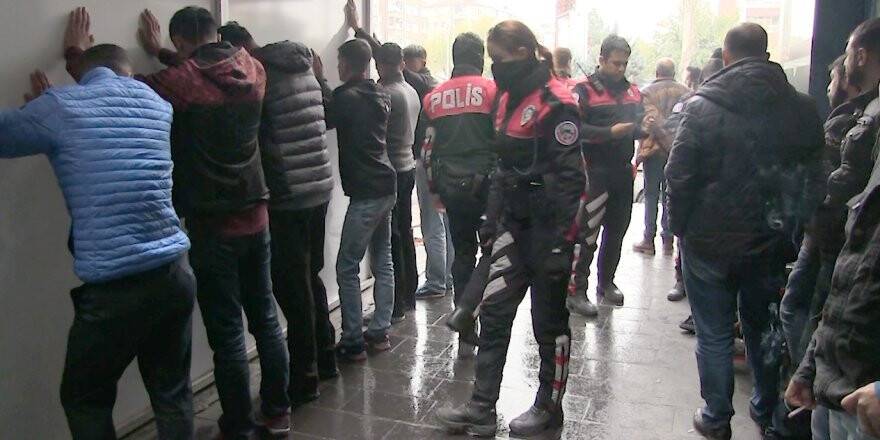 Emniyet’ten 81 il de eş zamanlı 'Kırmızı Kart' uygulaması