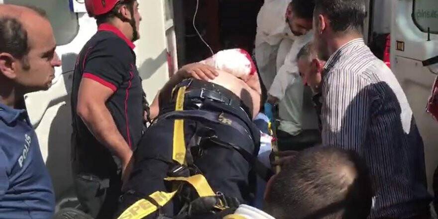 Kuyumcuda asansör zemine çakıldı: 1 yaralı