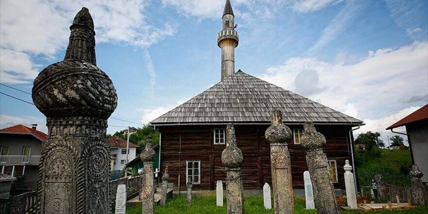 Bosna Hersek'in Kartpostallık Camileri