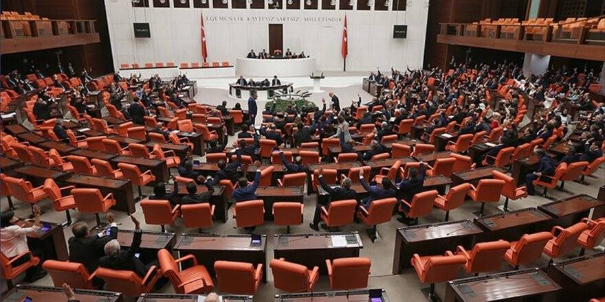 Irak Ve Suriye'de Görev Süresini 1 Yıl Uzatan Tezkere Kabul Edildi