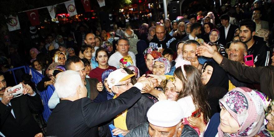 SEYDİŞEHİR'DE NİHAT HATİPOĞLU İZDİHAMI