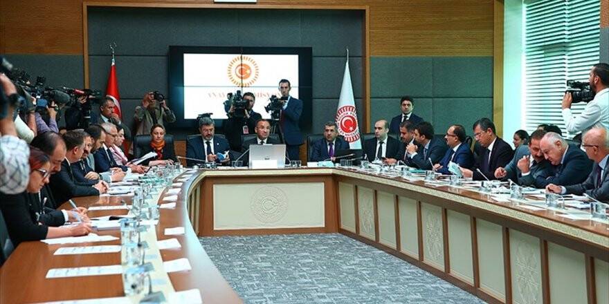 Tbmm İçtüzük Değişik Teklifi Komisyonda
