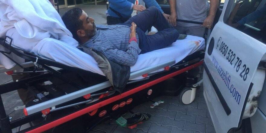 Çim biçerken ayak parmaklarını kesti 