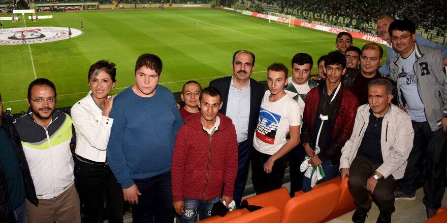 Başkan Altay, özel eğitim öğrencileriyle buluştu