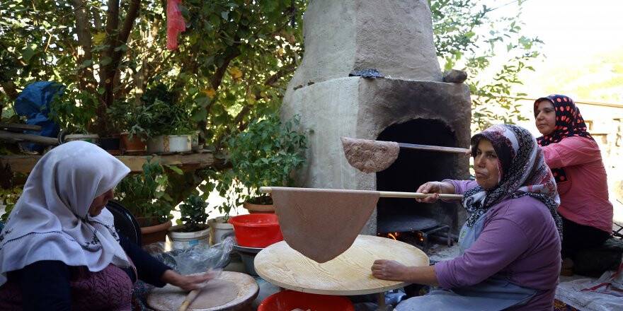 Ekmeğini "Armut Unu"ndan Çıkarıyor