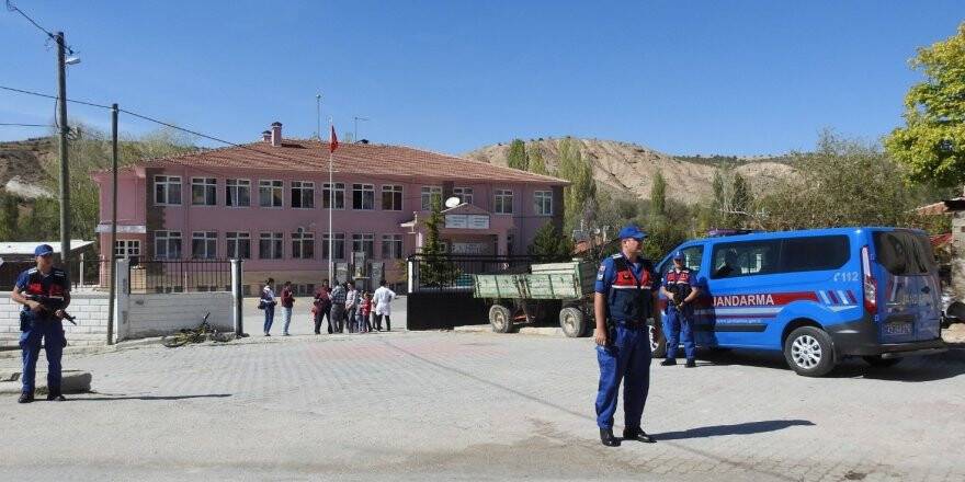 Jandarma’dan okul önlerinde denetim
