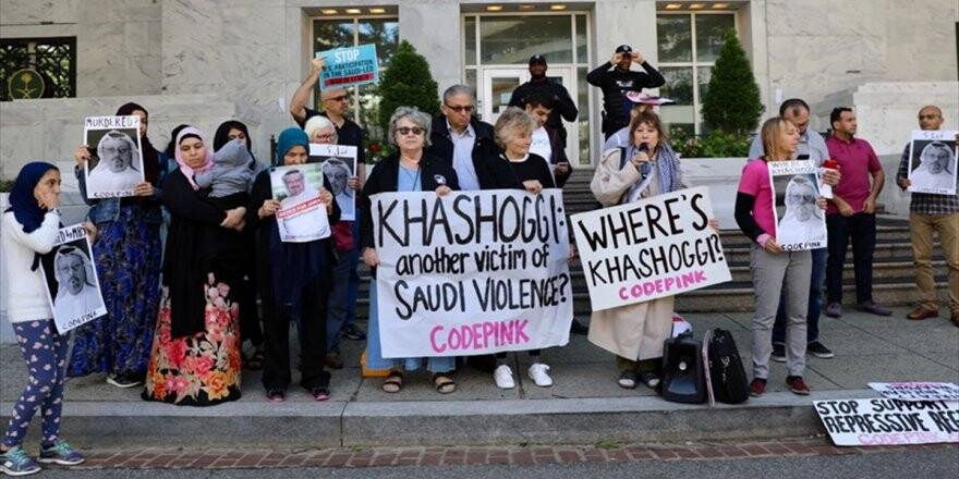 Suudi Arabistan'ın Washington Büyükelçiliği Önünde Kaşıkçı Protestosu