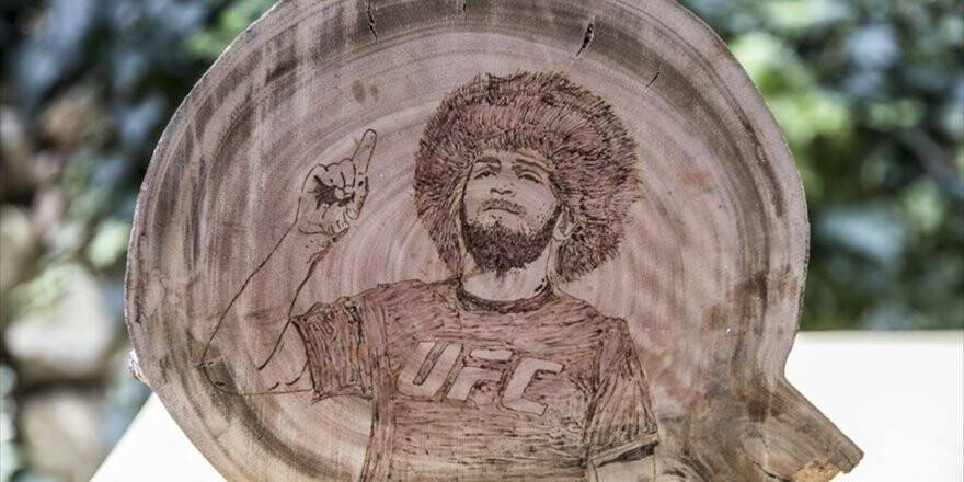 Nurmagomedov'un Galibiyetini Ahşaba İşledi