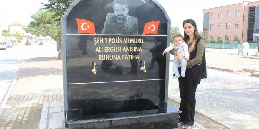 Şehit eşi için çeşme yaptırdı