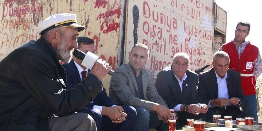 Yarım asırdır kulübede yaşayan ‘Memiş Dayı’ya Kızılay’dan yardım