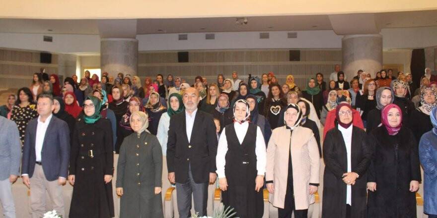 Konya’da “Mutlu Ebeveyn, Güçlü Aile” programı
