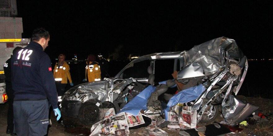 KONYA'DA FECİ KAZA: 3 ÖLÜ 2 YARALI