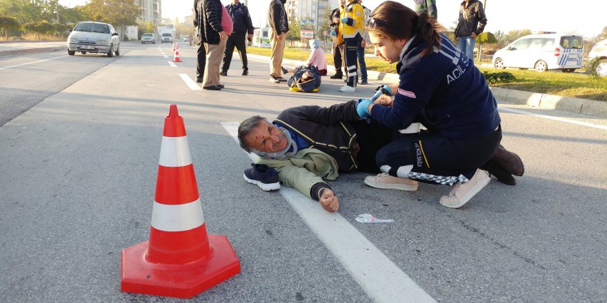Konya'da Otomobil Yayalara Çarptı: 3 Yaralı